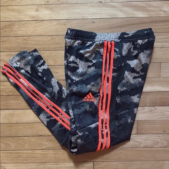Adidas Camo Pants with Neon Orange accents. Boys size large - Picture 7 of 7